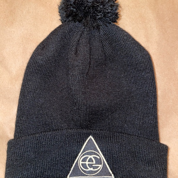 Ellie Goulding EG Pyramid Black Beanie Merch - Picture 3 of 3